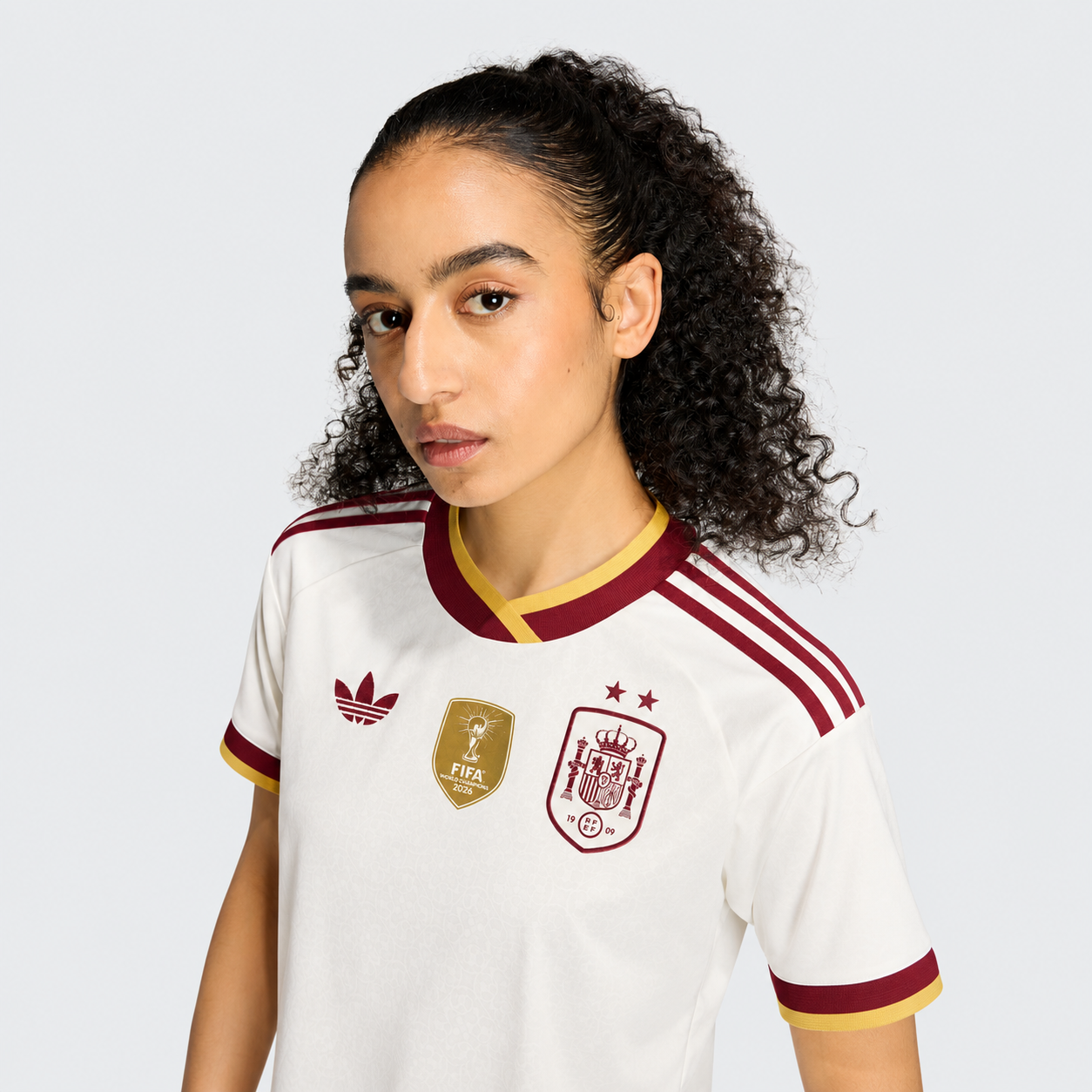 ESPANA_2_ESTRELLAS_SEGUNDA_EQUIPACION_mujer_2